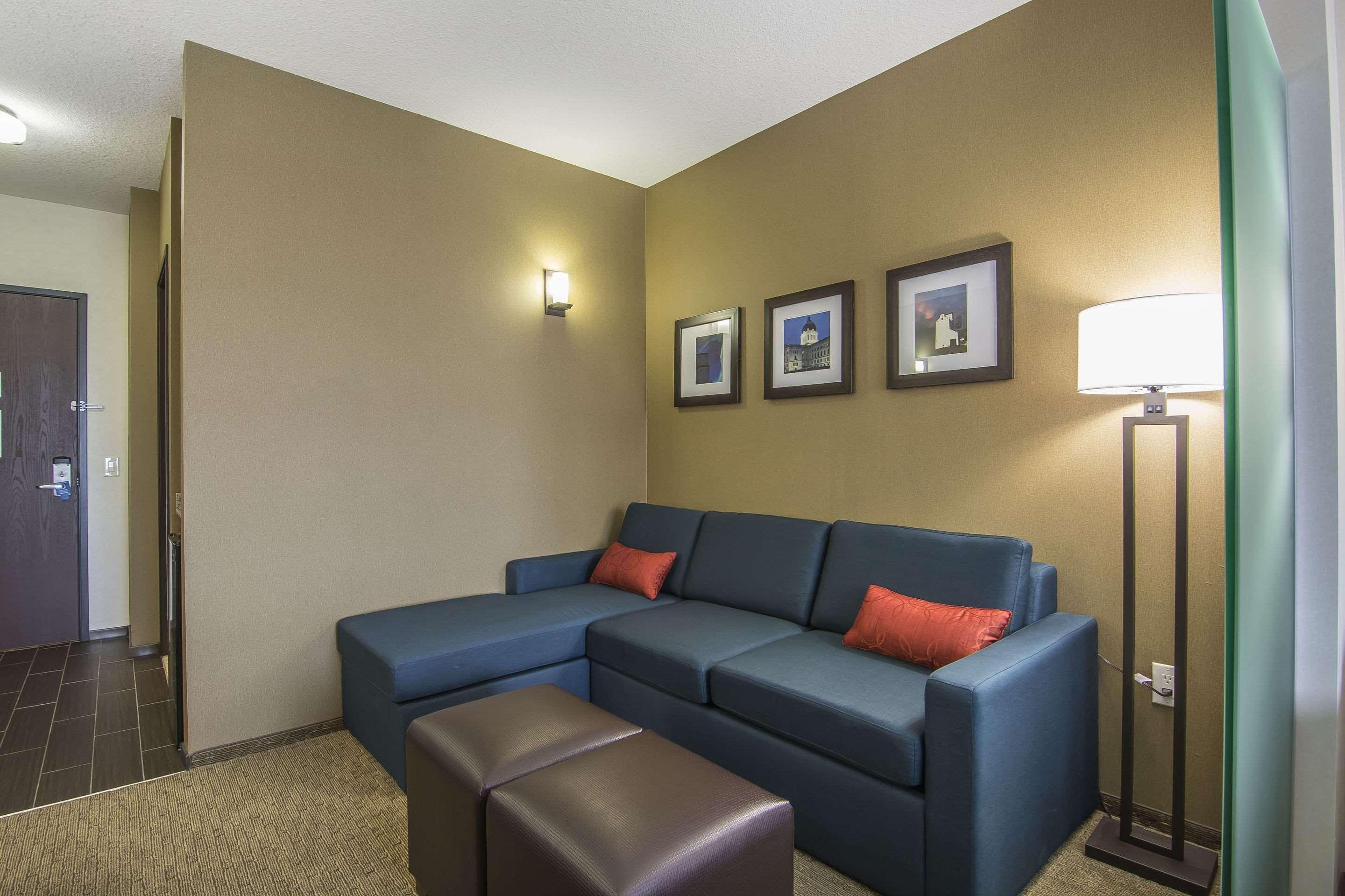 Comfort Suites Regina Zewnętrze zdjęcie